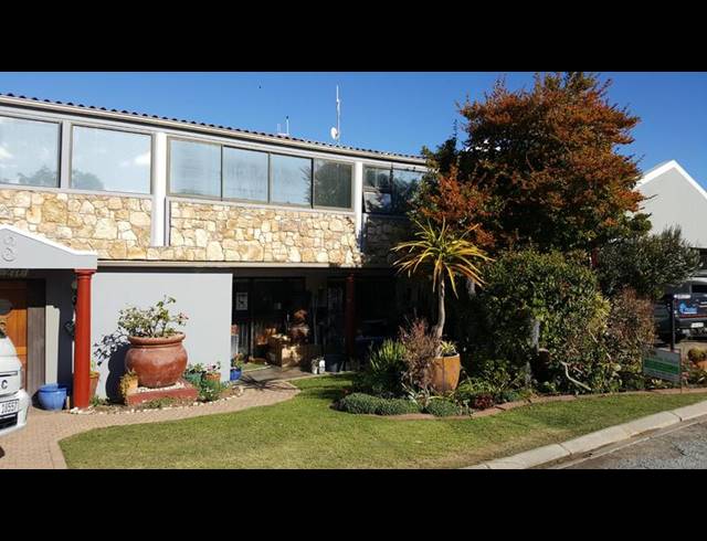 4 BEDROOM HOUSE FOR SALE IN STILBAAI-WES